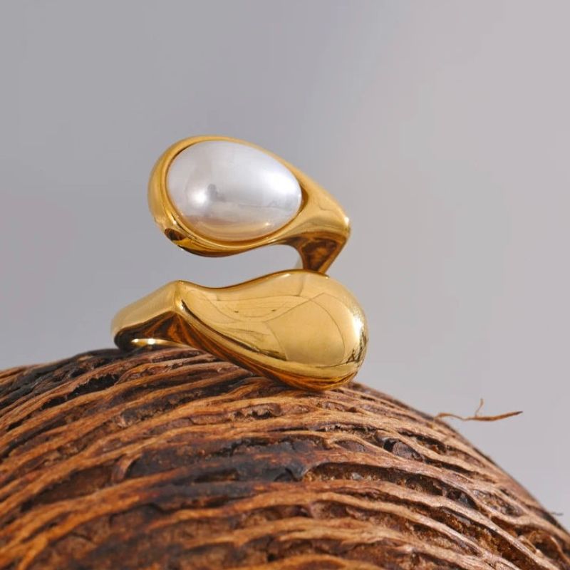 Pearl Water Drop Ring