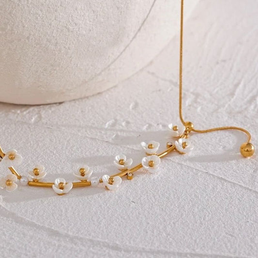 Gold Hand Linked Floral Necklace