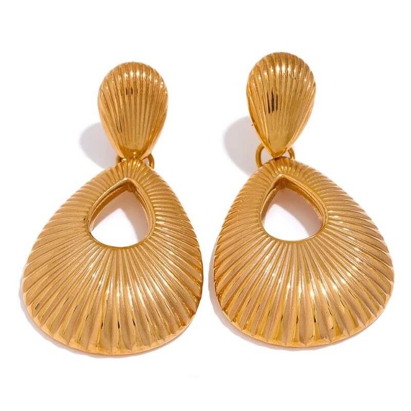 Adaure Gold Small Ribbed Shell Earrings