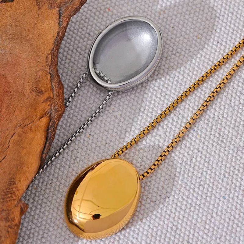 Oval Pendant Necklace